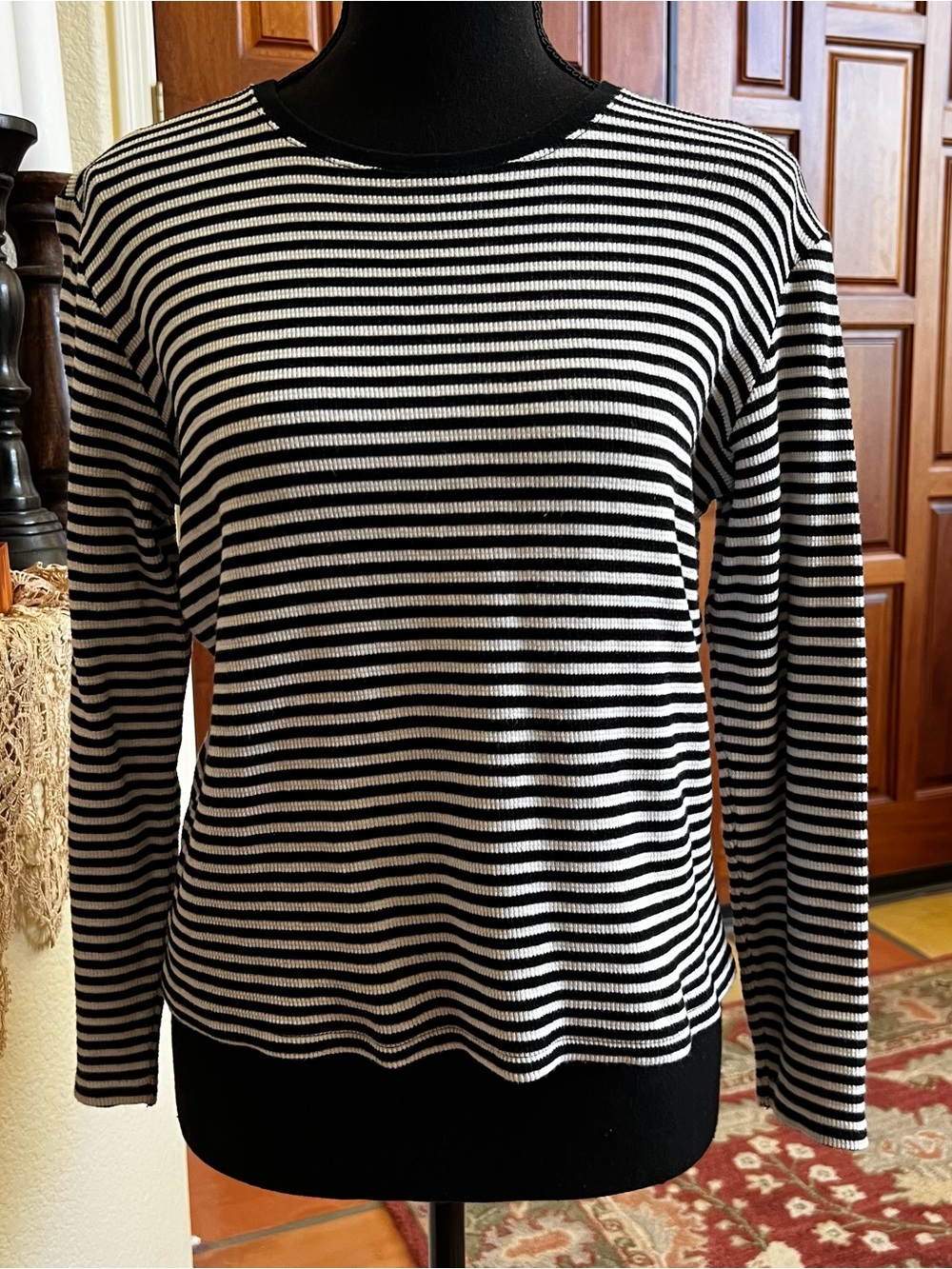 Ann Taylor Black & White Striped Sweater 3/4 Sleeve, Round Neck Cotton Spandex S